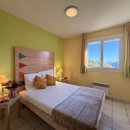 Spacious Duplex Escape In Appartement